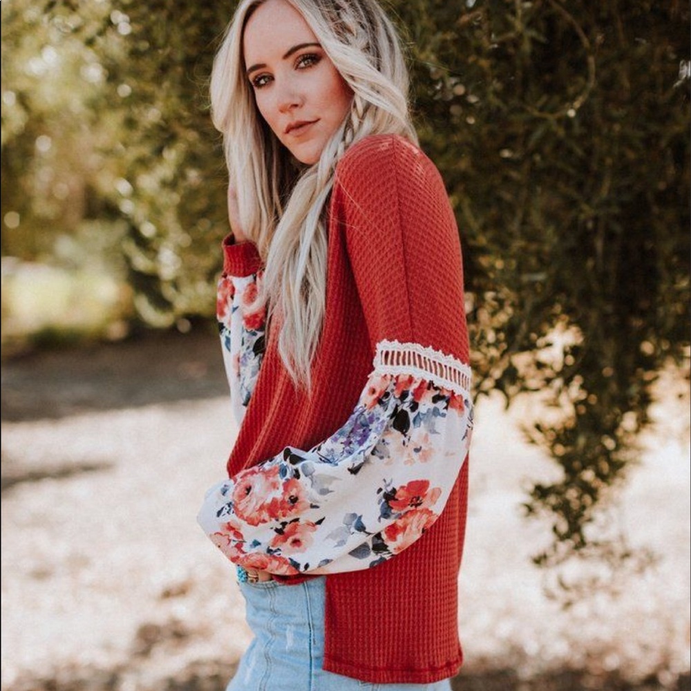 Rust & Floral Top💐